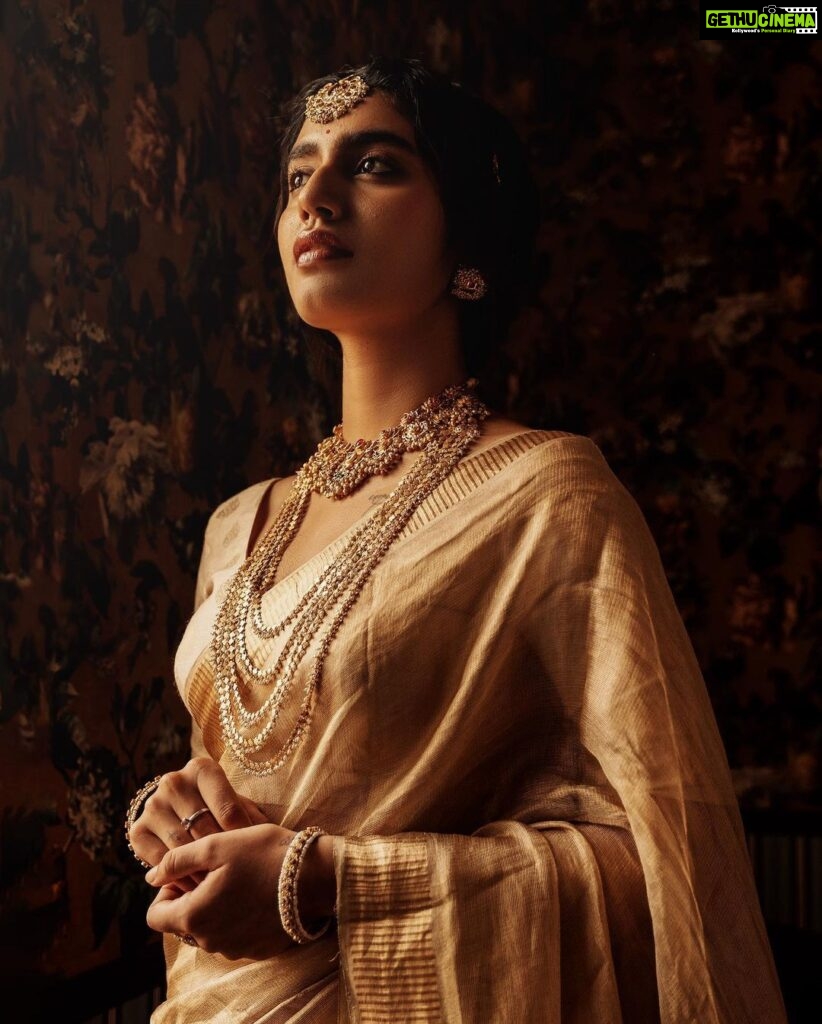 Priya Varrier Instagram - Royalty it is!👑 Styling: @asaniya_nazrin Outfit: @dhaga_ki_kahani Photography: @vaffara_ HMU: @unnips Jewellery: @meralda.jewels