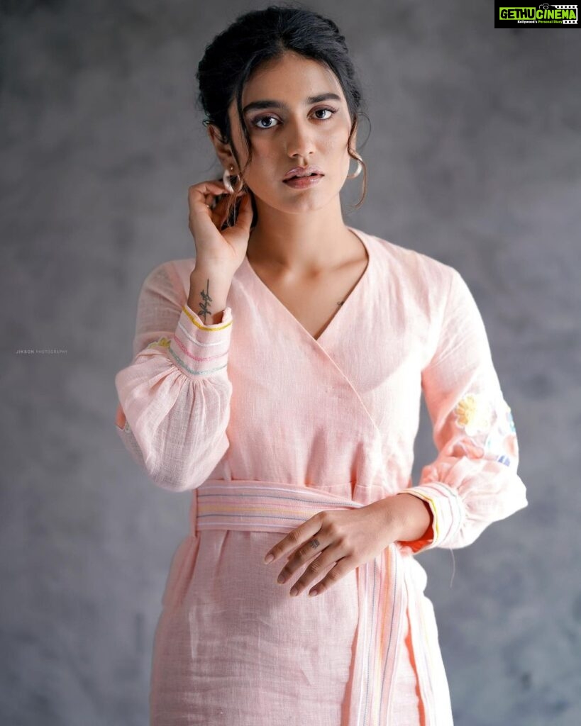 Priya Varrier Instagram - 🎀 Outfit: @alka.hari Styling: @styledbysmiji Pc: @jiksonphotography HMU: @neethu_makeupartist