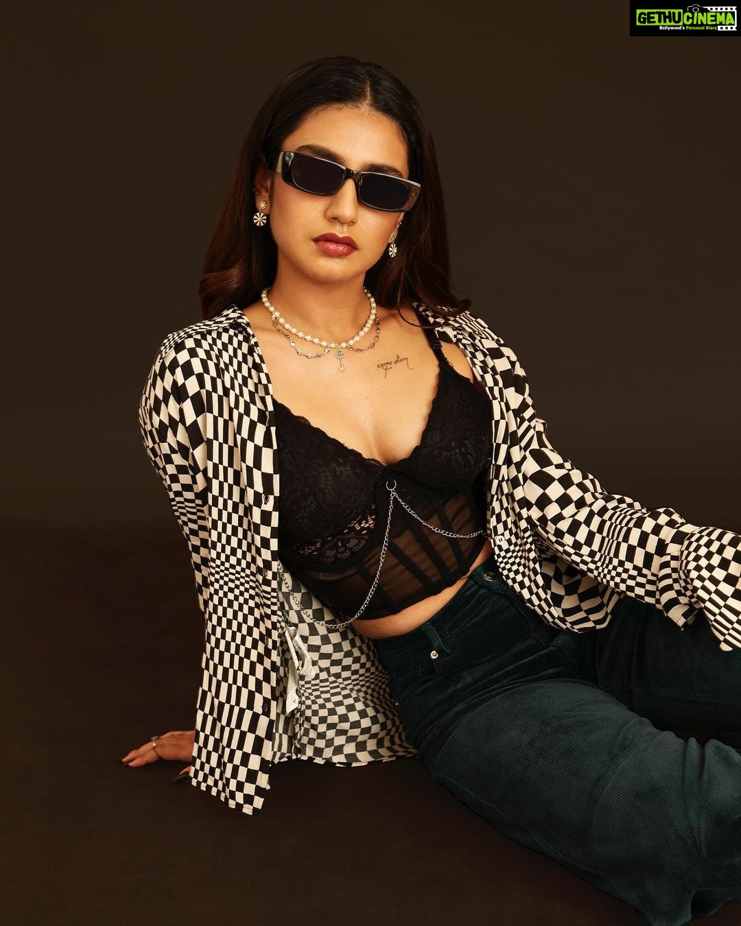 Priya Varrier Instagram - Not your everyday barbie gurl!🕶️ Photography: @mourya Styling: @vishakhaaaa and @vikikistudio Makeup: @ambicakukrety Hair: @mayurinalli_h_mua Mumbai, Maharashtra
