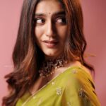 Priya Varrier Instagram - 🌻