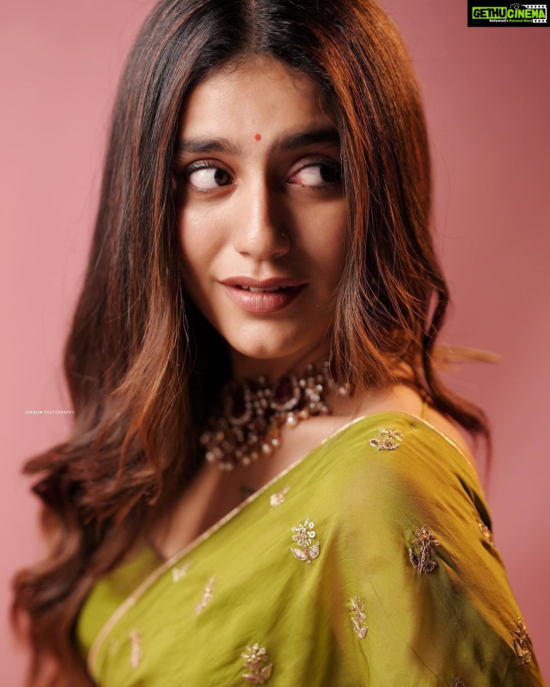 Priya Varrier Instagram - 🌻