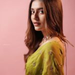 Priya Varrier Instagram - 🌻