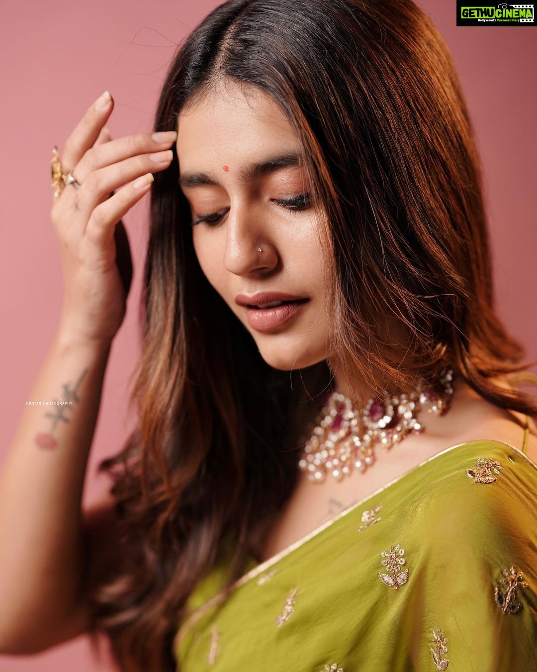Priya Varrier Instagram - 🌞