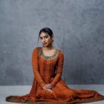 Priya Varrier Instagram - ஒரு தெய்வம் தந்த பூவே…🥀 Outfit: @jugalbandhi Styling: @styledbysmiji Pc: @jiksonphotography HMU: @neethu_makeupartist