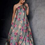Priya Varrier Instagram – 🌸
Outfit: @designs_by_lis 
Styling: @styledbysmiji 
Photography: @jiksonphotography 
HMU: @neethu_makeupartist 
Jewellery: @leah_palathinkal