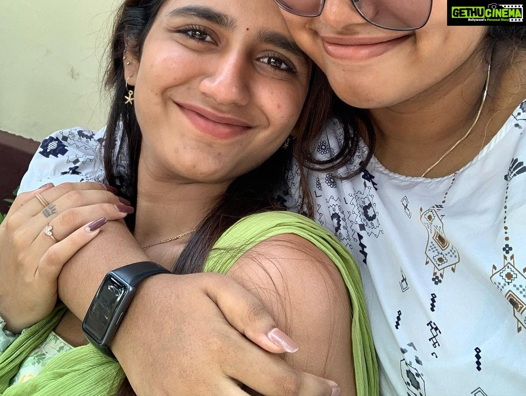 Priya Varrier Instagram - Thank you to each and everyone of you for all the overwhelming response and support.As a budding artist I couldn’t have asked for more. But in this moment I can’t forget to thank some of these very special people who made “4 Years” happen for me. First of all @ranjithsankar sir,thank you for taking the risk nobody was ready to take all these years by casting me.Your faith in me has helped me give my all to Gayatri.If not for the space you had given us,we wouldn’t have been able to evolve so much in terms of creativity and discovered that there’s so much more we can contribute.Thank you for making me believe in myself again. @sangeethprathap @anoopmohan.ams @eldhoserajuthandel You guys just made life easier during shoot.Without all that effort you guys put in to make our characters most relatable,they wouldn’t have been the same. I know for a fact that you guys did all that cause of your passion towards cinema at the same time the love that you had for me and @sarjanokhalid . Thank you @kunjumonsalu for making us look believable and beautiful in all the frames.And also for being such a sincere human being. @hridhyaeldose Thank you for being the Bobby to my Gayatri. I wouldn’t have it any other way.This is just your first step.Long way to go girl.Much love. This movie wouldn’t have been the same without your music. @sankarsharmaofficial You are brilliant and took the film to a different level. Last but not the least I wanna thank my family and friends who’ve constantly been the pillars of support throughout my journey. Gayatri’s heart is full.💖 Kotamangalam