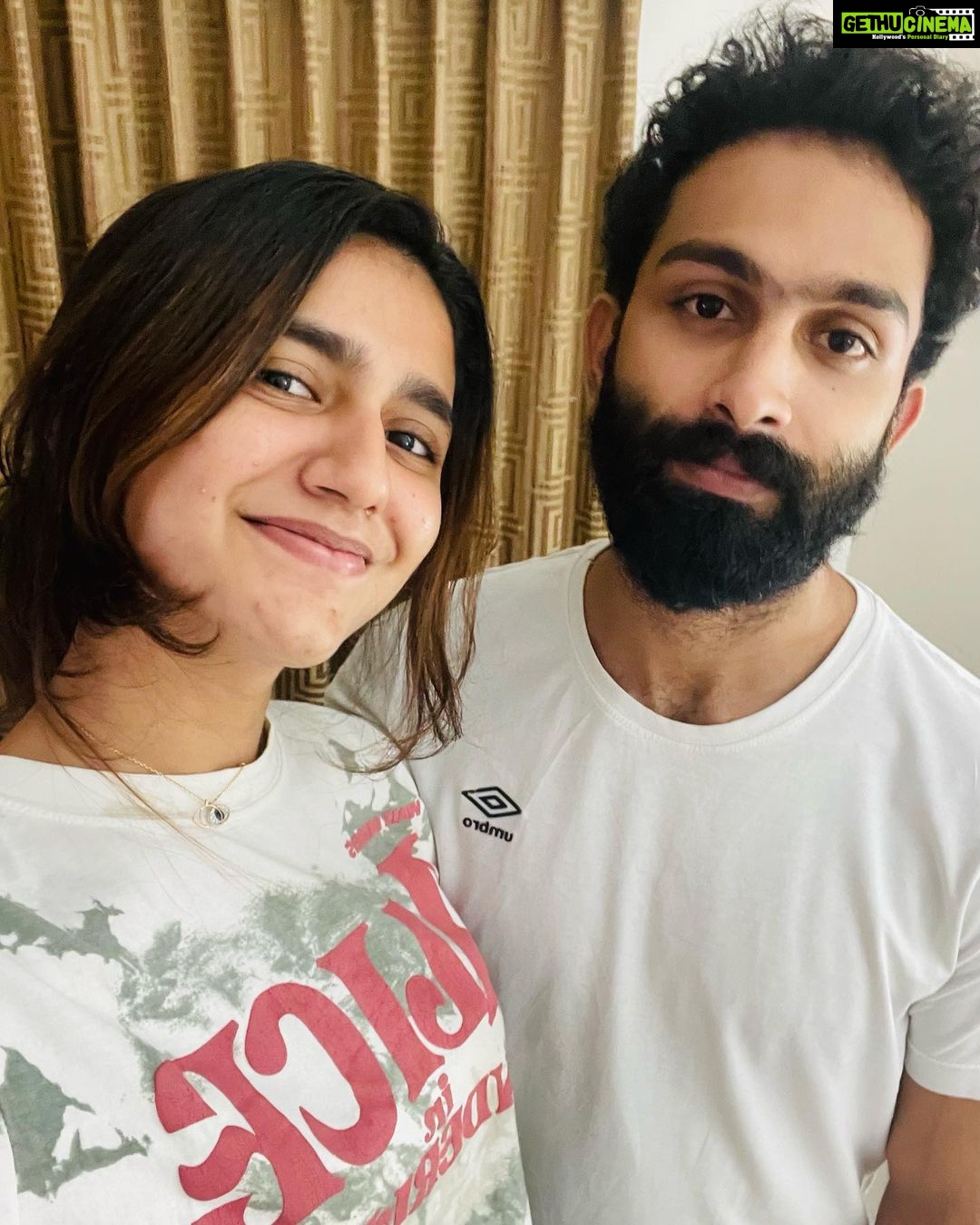 Priya Varrier Instagram - Dear Vishal to my Gayatri,most importantly Nichu to my PP, where do I even begin? I feel immensely blessed to have met you through this journey.You’re one of the priceless takeaways I’ll cherish from this very special film.You’ve been nothing but a wonderful co actor and an amazing friend.I don’t think it would’ve been as smooth and easy as it was without you around.You were always there when I needed you and otherwise.You were there for small wins as well as moments when I needed someone to lean on. You are most definitely the best shoulder for me to cry on,quite literally😂.I’ve not seen someone so genuinely root for me and I mean it. Each time you say that I deserve better,you make sure to be the one who treats me that way at the first place.Like you keep saying I hope everyone accepts us for who we are. I wish for the world to see more of your talent and kindness.The world needs people like you amidst all the chaos,to remind everyone to be gracious and humble. I have immense respect and love for the person you are.I shall try and be that trustworthy friend of yours to the best of my ability. PS: Gayatri wouldn’t have been possible without your honesty and support.Thanking her Vishal for that. As far as I’m concerned,just grateful that the universe brought me a great friend in the form of a genuine human. Love and love only.💚