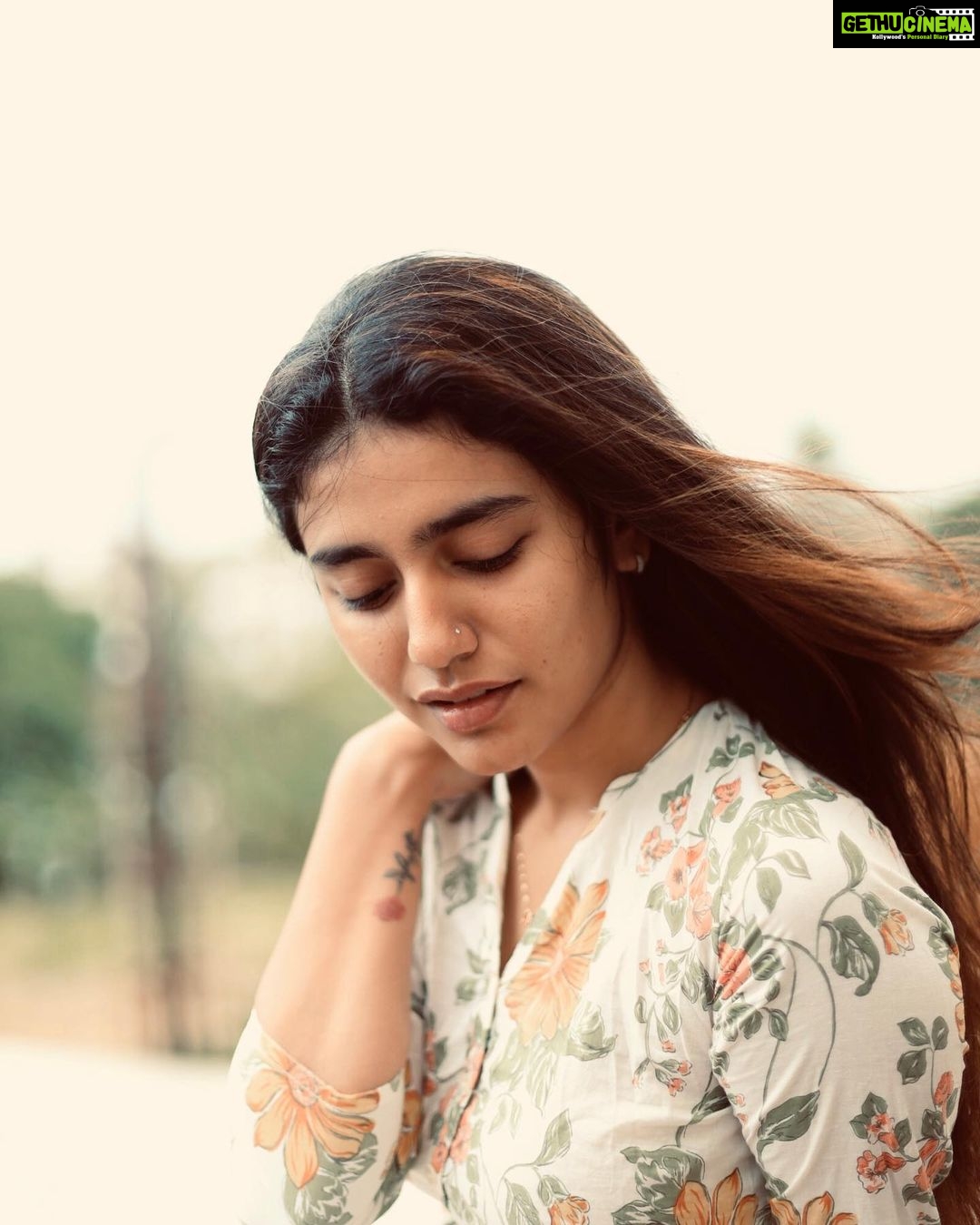 Priya Varrier Instagram - 🌝