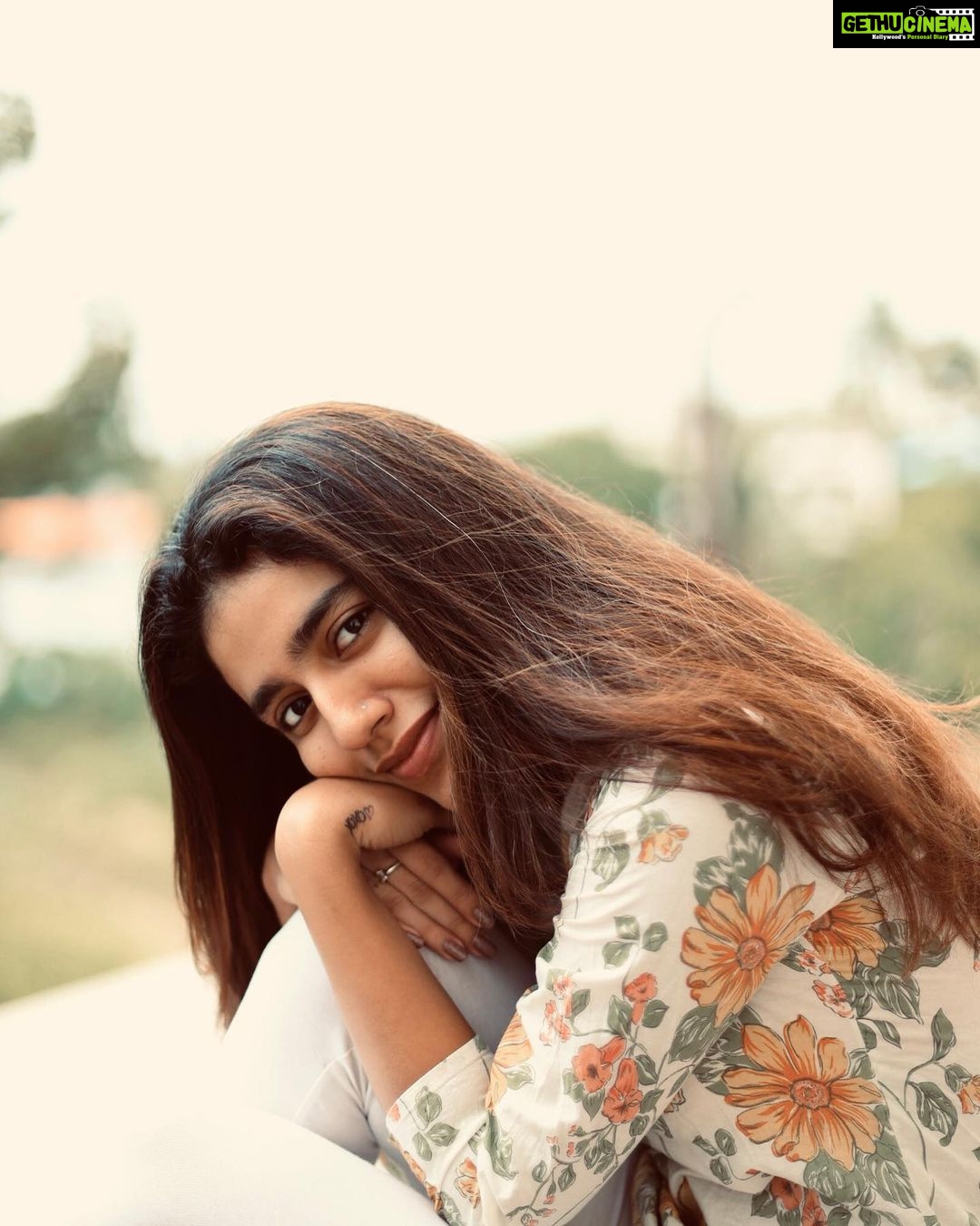 Priya Varrier Instagram - “If you don’t know by the way I hold you, My heart’s been yours this whole time.”🧡 📸: @aadilsait