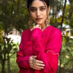 Priya Varrier Instagram - “गुलाबी आँखें”💗 Photographer: @premsampaul Styling: @stylebysmiji Wearing: @kalaakaari HMU: @neethu_makeupartist Styling Assistant: @siraj_saleem_