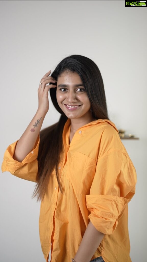 Priya Varrier Instagram - Let’s be honest, can anyone escape split-ends? I have never truly been able to! Add to that my regular hair styling that has made split-ends a pesky problem for me! BUT, what if I told you…I found the perfect solution to regaining my healthy hair AND preventing split-ends? Don’t believe me? Try out @lovebeautyandplanet_in’s Curry Leaves, Vegan Biotin & Mandarin Orange Sulphate-Free Shampoo and Conditioner yourself! This range has pure curry leaf extracts and vegan biotin which make my hair stronger, thicker and…wait for it…REDUCE SPLIT-ENDS! The citrusy Mandarin Orange fragrance is just an added bonus 🧡 I can’t wait for you to experience the magic and get longer, thicker and spilt-end free hair. #Ad #haircarewithlbp #lovebeautyandplanet #haircare #curryleaves #strongerhair #vegan