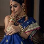 Priya Varrier Instagram - உன்னோடு நான் இருந்த ஒவ்வொரு மணி துளியும் மரண படுக்கையிலும் மறக்காது கண்மணியே…🐚 Shot by @palaniappansubramanyam Stylist @styledbysmiji Jewellery @pureallure.in Outfits @real_weaverstory Hair and makeup @unnips Assist @kala_karuna @messgirl4559 Production @nisaredatala Location @plumerialakeresort PR @sonyashaikh Photography Assist @ak_1996_47 @_ak_fc