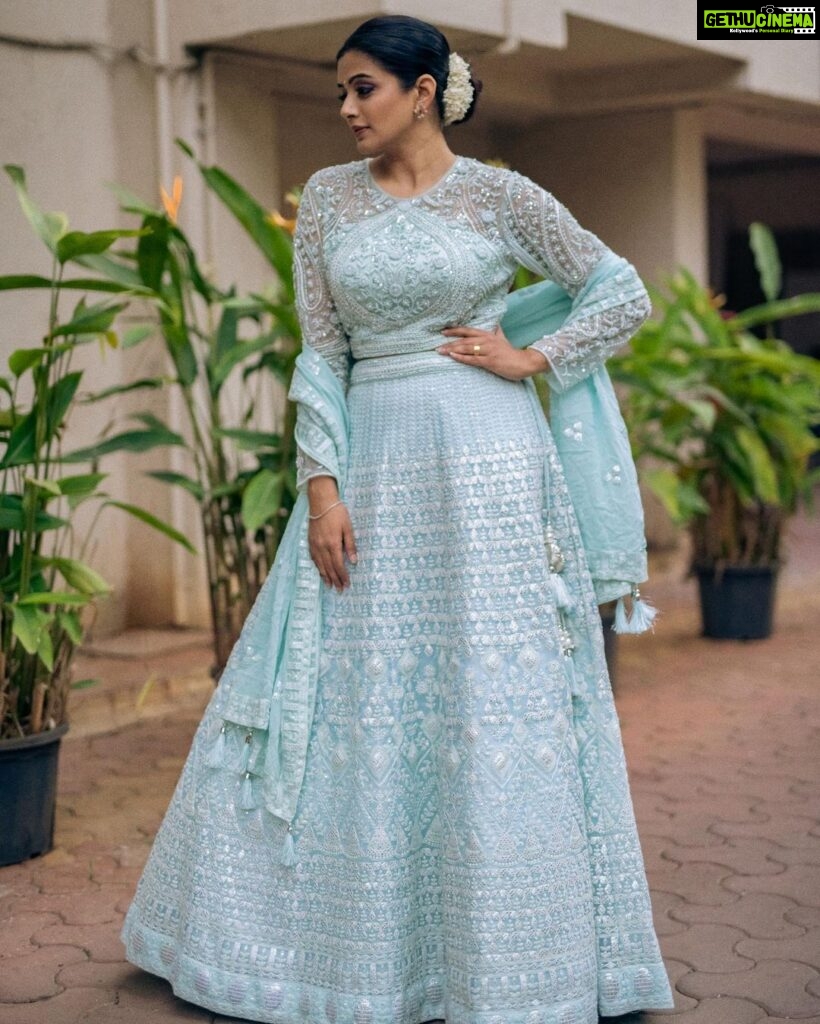 Priyamani Instagram - In a world full of trends …sometimes a woman just needs to wear something classic ❤️❤️❤️ Outfit : @asopalav Styling : @mehekshetty ❤️❤️ 📸 : @lala_photuwale MUH : @pradeep_makeup @shobhahawale #mickgotadi #traditionalwear #instalike #shaadi