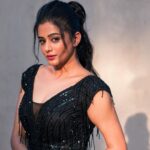 Priyamani Instagram - Life is not always black or white…. But …there’s no harm in wearing it 🖤🖤🖤 Outfit : @majesticbyjapnah Styling : @mehekshetty ❤️❤️ 📸: @tanushkaan MUH : @pradeep_makeup @shobhahawale #mickgotadi #stayblessed #cocktailparty #lovethislook