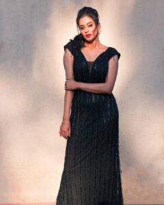 Priyamani Instagram - Life is not always black or white…. But …there’s no harm in wearing it 🖤🖤🖤

Outfit : @majesticbyjapnah 
Styling : @mehekshetty ❤️❤️
📸: @tanushkaan 
MUH : @pradeep_makeup @shobhahawale 
#mickgotadi #stayblessed #cocktailparty #lovethislook