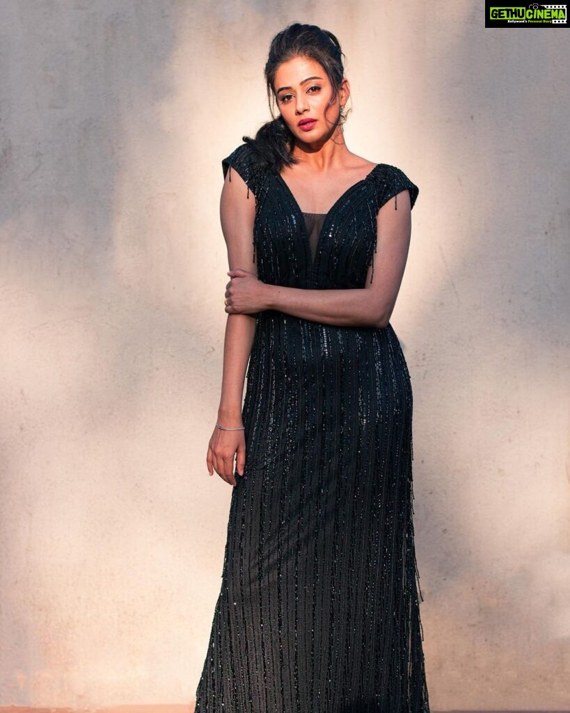 Priyamani Instagram - Life is not always black or white…. But …there’s no harm in wearing it 🖤🖤🖤 Outfit : @majesticbyjapnah Styling : @mehekshetty ❤️❤️ 📸: @tanushkaan MUH : @pradeep_makeup @shobhahawale #mickgotadi #stayblessed #cocktailparty #lovethislook