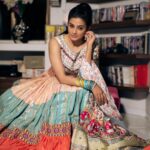 Priyamani Instagram - Dream big, sparkle on and shine bright ❤️❤️❤️ Outfit : @pariscreation7 Styling : @mehekshetty ❤️❤️ 📸 : @lala_photuwale HMU : @pradeep_makeup @shobhahawale #mickgotadi #lovethisjodi #sangeethnight