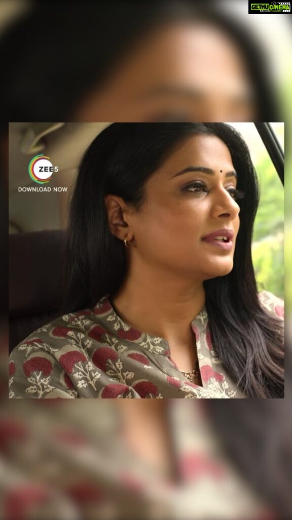 Priyamani Instagram - Zindagi ki ladaai ladhne ke liye hausle ki hoti hai zaroorat! Kya #BhaktiSeShakthi, ke zariye milega Priya Suri ko zindagi jeene ki himmat? Jaan ne ke liye dekhiye #SarvamShakthiMayam, a ZEE5 Exclusive series, bilkul free 9th June se sirf ZEE5 par. @pillumani