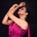 Priyamani Instagram - She should either be a work of art or wear a work of art .. Oscar Wilde Outfit : @the_simsstudio @seema_patel30 Styling : @mehekshetty ❤️❤️ Earrrings : @adinath_fashion 📸: @arunkummar_portraits Retouched : @v_capturesphotography MUH : @makeupby_yadhu @aruna_makeup_hair #chittarastarawards2023 #gown💕 #lovemyjob #gratitude🙏
