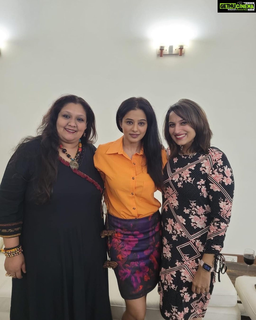 Priyamani Instagram - Another birthday … a year older , a year wiser (hopefully ) 🤣🤣🤣❤️❤️❤️ the world is my stage and I have played diligently so far …hoping to display a fierce and noble expression of reign in the years to come 🙏🏻🙏🏻🙏🏻 Missed you the mostest @mustufaraj1 ❤️❤️ Grateful to every one for making my day so so special !! Thank you for all the love and warm wishes !! #gratitude #loveyouall
