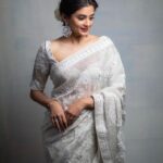 Priyamani Instagram - A woman in a white dress may look calm on the outside but has all the hidden energy and sensuality on the inside 🤍🤍🤍🤍🤍 Saree : @varunchakkilam Styling : @stylebyannapurna Jewellery : @thetrinkaholic 📸 : @they_call_me_keshu MUH: @pradeep_makeup @shobhahawale Personal assistant: @prasad_idiot #custodyfromtoday #whitesareelove