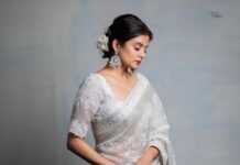 Priyamani Instagram - A woman in a white dress may look calm on the outside but has all the hidden energy and sensuality on the inside 🤍🤍🤍🤍🤍 Saree : @varunchakkilam Styling : @stylebyannapurna Jewellery : @thetrinkaholic 📸 : @they_call_me_keshu MUH: @pradeep_makeup @shobhahawale Personal assistant: @prasad_idiot #custodyfromtoday #whitesareelove
