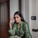 Priyamani Instagram - Green is neither attention seeking nor boring 💚💚💚 It’s the perfect balance 💚💚💚 For Filmfare2023… Outfit : @ziplinemade Styling : @theitembomb 💚💚 📸: @v_capturesphotography ❤️ MUH : @pradeep_makeup @shobhahawale #filmfare2023 #gogreen💚 #lovinglife💞