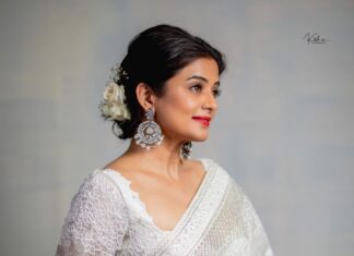 Priyamani Instagram - A woman in a white dress may look calm on the outside but has all the hidden energy and sensuality on the inside 🤍🤍🤍🤍🤍 Saree : @varunchakkilam Styling : @stylebyannapurna Jewellery : @thetrinkaholic 📸 : @they_call_me_keshu MUH: @pradeep_makeup @shobhahawale Personal assistant: @prasad_idiot #custodyfromtoday #whitesareelove