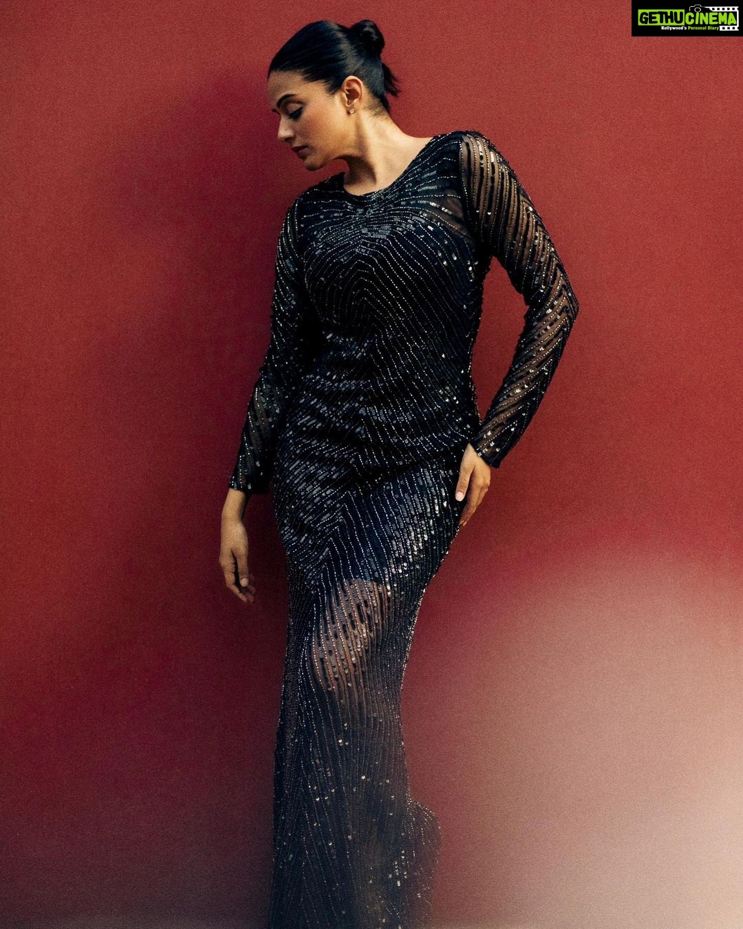 Priyamani Instagram - Change is hard at first, messy in the middle but gorgeous at the end ❤️❤️❤️ Outfit : @majesticbyjapnah Styling : @mehekshetty ❤️❤️ 📸 : @lala_photuwale 🤗 MUH : @pradeep_makeup @shobhahawale ❤️❤️❤️ #ottchangemakerawards2023 #bethebestyou #changetheworld