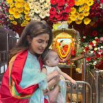 Priyanka Chopra Instagram - MM’s first trip to India had to be completed with Shree Siddhivinayak’s blessings 🙏🏽❤️ #HanumanJayanti #GanpatiBappaMorya Siddhivinayak Temple, Mumbai