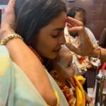 Priyanka Chopra Instagram - MM’s first trip to India had to be completed with Shree Siddhivinayak’s blessings 🙏🏽❤️ #HanumanJayanti #GanpatiBappaMorya Siddhivinayak Temple, Mumbai