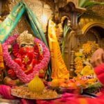 Priyanka Chopra Instagram – MM’s first trip to India had to be completed with Shree Siddhivinayak’s blessings 🙏🏽❤️

#HanumanJayanti #GanpatiBappaMorya Siddhivinayak Temple, Mumbai