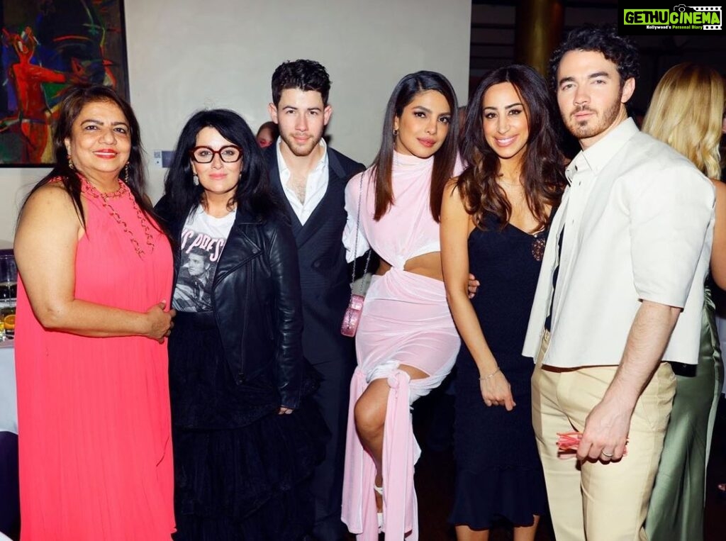 Priyanka Chopra Instagram - Family.. to every one that came to support. I love you.. without you, none of it is possible. ❤🙏🏽🧿 @loveagainmovie #afterparty @sonanewyork 📸: @nicolasgerardin SONA