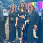 Priyanka Chopra Instagram - I dream it, I work hard. I grind 'til I own it, I twirl on them haters - Beyoncé Damn! What a woman and what a night. With my main girls❤️ @tam2cul @drmadhuakhourichopra So glad you could finally see it @neeshnation ❤️ #blueivy was amazing 🤩 dancers we’re 🔥 😘 Thank you #JayZ and Queen @beyonce for the incredible hospitality. Thank you @nickjonas for the most memorable night! Love u baby #renaissanceworldtour Tottenham Hotspur Stadium