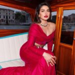 Priyanka Chopra Instagram - La vita è bella… with @bulgari in Venice for the reveal of the new #BulgariMediterranea High Jewellery Collection. Thank you @lucia_silvestri and @jc.babin for having me! @bulgari #Bulgari #BulgariHighJewelry Venice, Italy