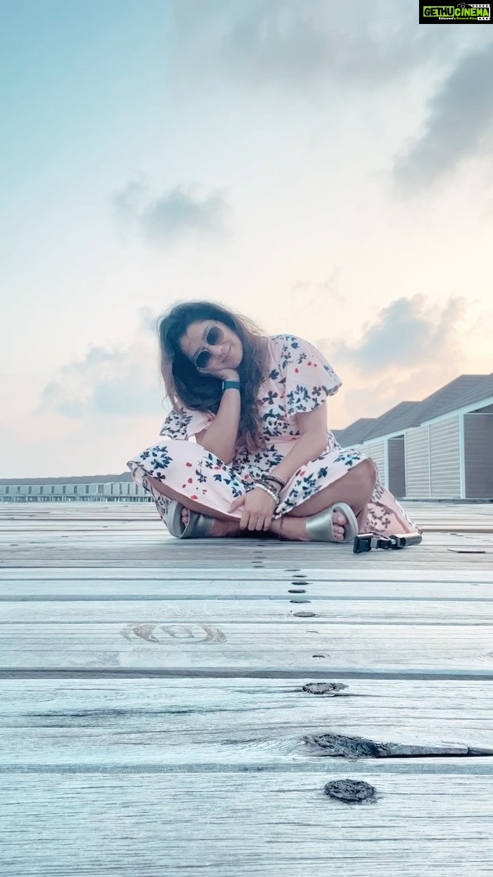 Priyanka Deshpande Instagram - Thank you π«Άπ»π . . . #imemyself #greatful #zenmode #vaccation #maldives #wanderer #travel #travellover #brenniakottefarumaldives