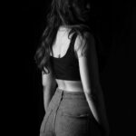 Priyanka Jawalkar Instagram - The shadow game !! Shot by @pranav.foto Mua @makeuphairbyrahul Styled by @rashmitathapa