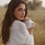 Priyanka Mohan Instagram – 🍂

Photos @vasanthphotography 
Styled by @stay__slay 
M&H @kalwon_beauty