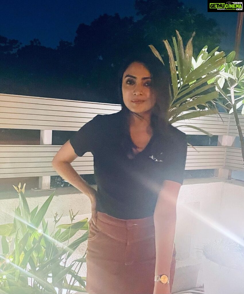 Priyanka Mondal Instagram - #priyankamondalofficial Milee Droog Coffee & Bistro