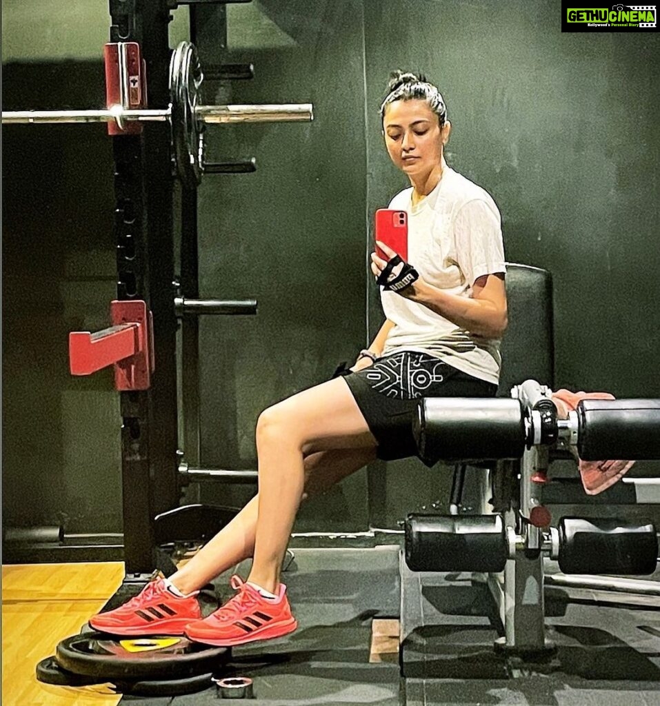 Priyanka Mondal Instagram - My hamstring is on the way You can buy anything but you can’t buy hamstring . It comes only with intense pain #priyankamondalofficial
