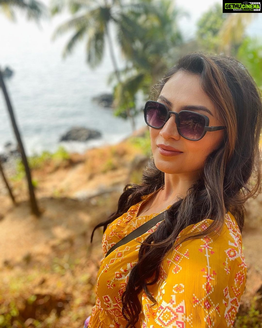 Priyanka Mondal Instagram - Behind the shooting #Titash #olokkhisingoa shooting Do watch the series in @klikk.tv app Goa