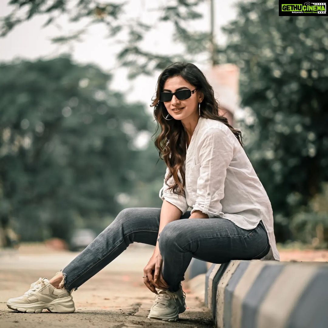 Priyanka Mondal Instagram - My future is so bright so I gotta wear shades 🤍🕶 📷 - @koustavdutta1712 🔗 - @rudrakshprnads Hair by - @optimisticaamrapali96 #photos #photooftheday #portraits #portraitphotography #kolkatadiaries #streetphotography #explorepage #explore #foryou #trending #instagood #instafashion #fashioninsta #instagram #priyankamondalofficial Kolkata, India
