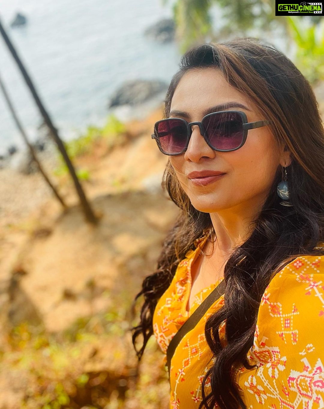 Priyanka Mondal Instagram - Behind the shooting #Titash #olokkhisingoa shooting Do watch the series in @klikk.tv app Goa