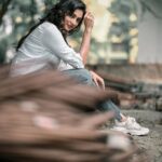 Priyanka Mondal Instagram - Looking at You 🤍 📷 - @koustavdutta1712 🔗 - @rudrakshprnads #photo #portraits #photooftheday #kolkataphotography #kolkatastreetphotography #kolkataportraits #kolkatadiaries #trending #explorepage #foryou #instafashion #priyankamondal #priyankamondalofficial #instagood #instagram Kolkata, India