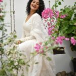Priyanka Nair Instagram - Colors are the smiles of nature 📸 @missindia_tvm #whitelove #priyankanair