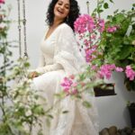 Priyanka Nair Instagram – Colors are the smiles of nature
📸 @missindia_tvm 
#whitelove #priyankanair