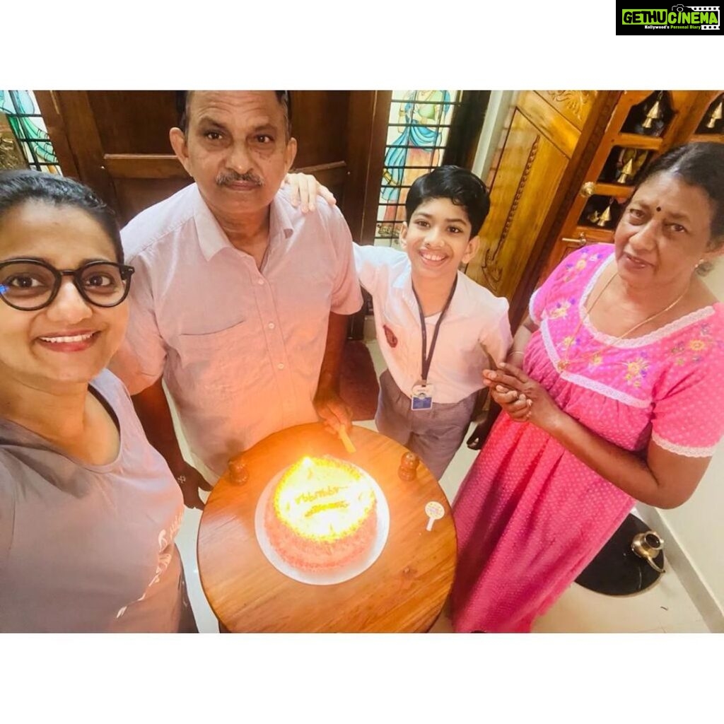 Priyanka Nair Instagram - സന്തോഷ ജന്മദിനം അച്ഛൻ കുട്ടിക്ക് ❤️ #happybirthdayacha #birthdaywishes #birthdaycelebration #instagram @priyada_nair @muraleedharan715 @ponnammamuraleedharan