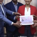 Priyanka Nair Instagram - പ്രശസ്ത തെന്നിന്ത്യൻ ചലച്ചിത്രതാരം പ്രിയങ്ക നായർ യു.എ.ഇ ഗോൾഡൻ വിസ ഏറ്റുവാങ്ങി… . . . . . #goldenvisa #uae #mydubai #lovedubai #emirates #amazingcountry #smartdubai #actress #PriyankaNair #radiokeralam1476 #RadioKeralam