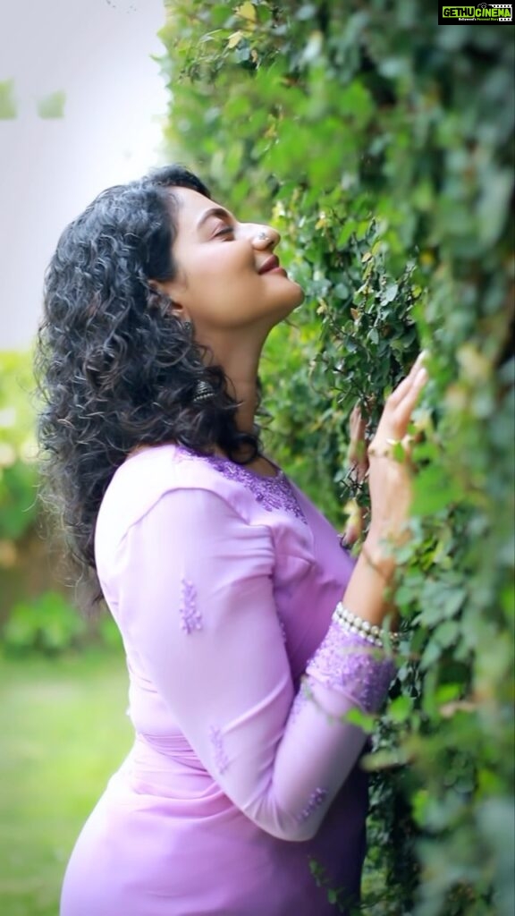 Priyanka Nair Instagram - Lavender love 💜 Photography - @mulla_photography_ @giju341 Costume - @aanunobbyofficial #priyankanair #instagamreels #lavender #instafashion India
