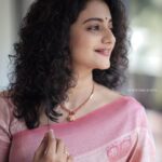 Priyanka Nair Instagram - ♥️ 📸 @santhosh.vikram.7 #priyankanair #instamorning #instadaily #saree